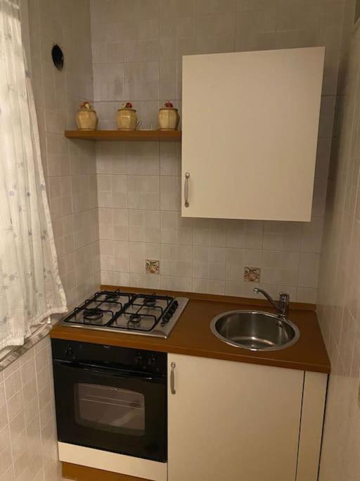 Apartament Enry Station House Bari Zewnętrze zdjęcie